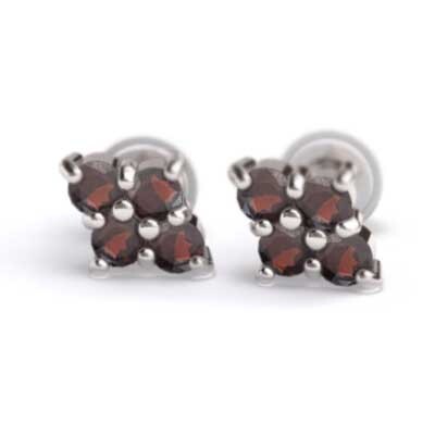 ペアピアス ガーネット ホワイトゴールドk18 キャッチ付 菱形タイプ