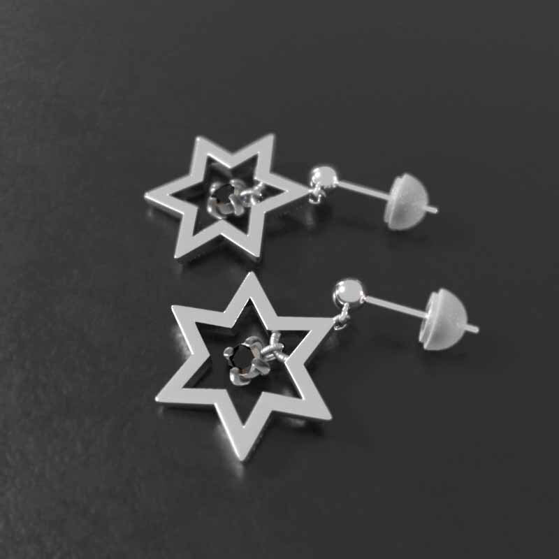 送料無料の商品 k18ホワイトゴールド 4月 ブラックダイヤ 1粒石 ペアピアス ゴールド