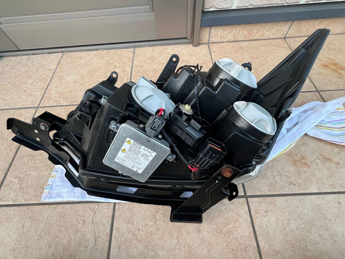 三菱 デリカ D5 純正 HID/ASSYバラストレベライザー付 ヘッド 三菱 デリカ D5 純正 HID/ASSYバラストレベライザー付 ヘッド