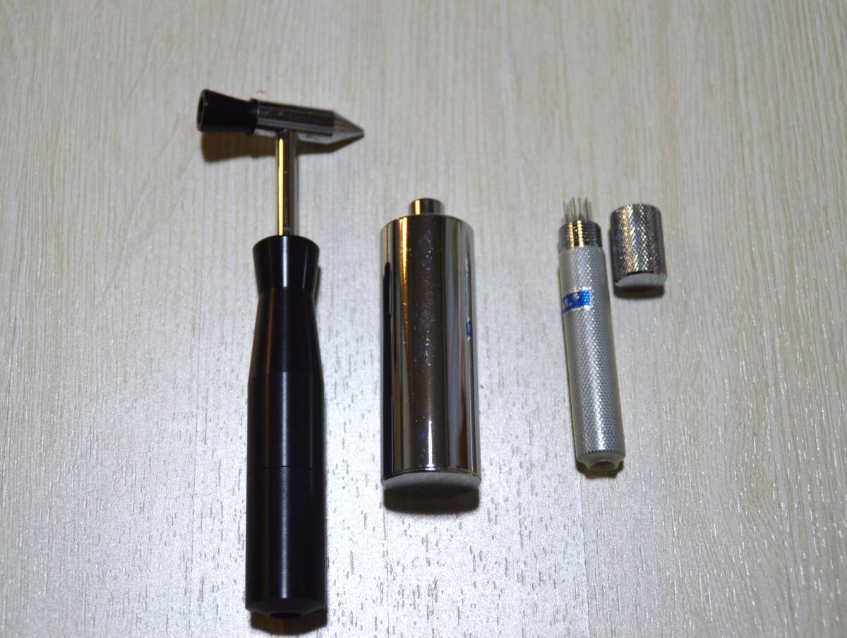 【最終価格】良導絡　美品　ケース入り　トロメーター ノイロメーター　IW-ZEN DSCN0111c.JPG