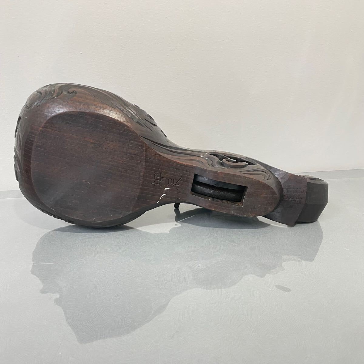全長40.5cm】坪辰 墨壺彫刻 鶴亀 廻手付き 木製 墨引き 大工道具 全長40.5cm】坪辰 墨壺彫刻 鶴亀 廻手付き 木製 墨引き 大工道具