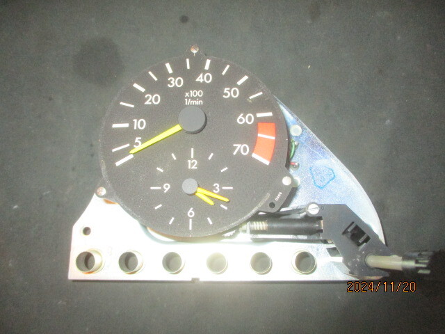 ■ベンツ W126 300SE タコメーター 時(shí)計(jì) 中古 0035422616 902/29/12 部品取あり インストゥルメントパネル ■