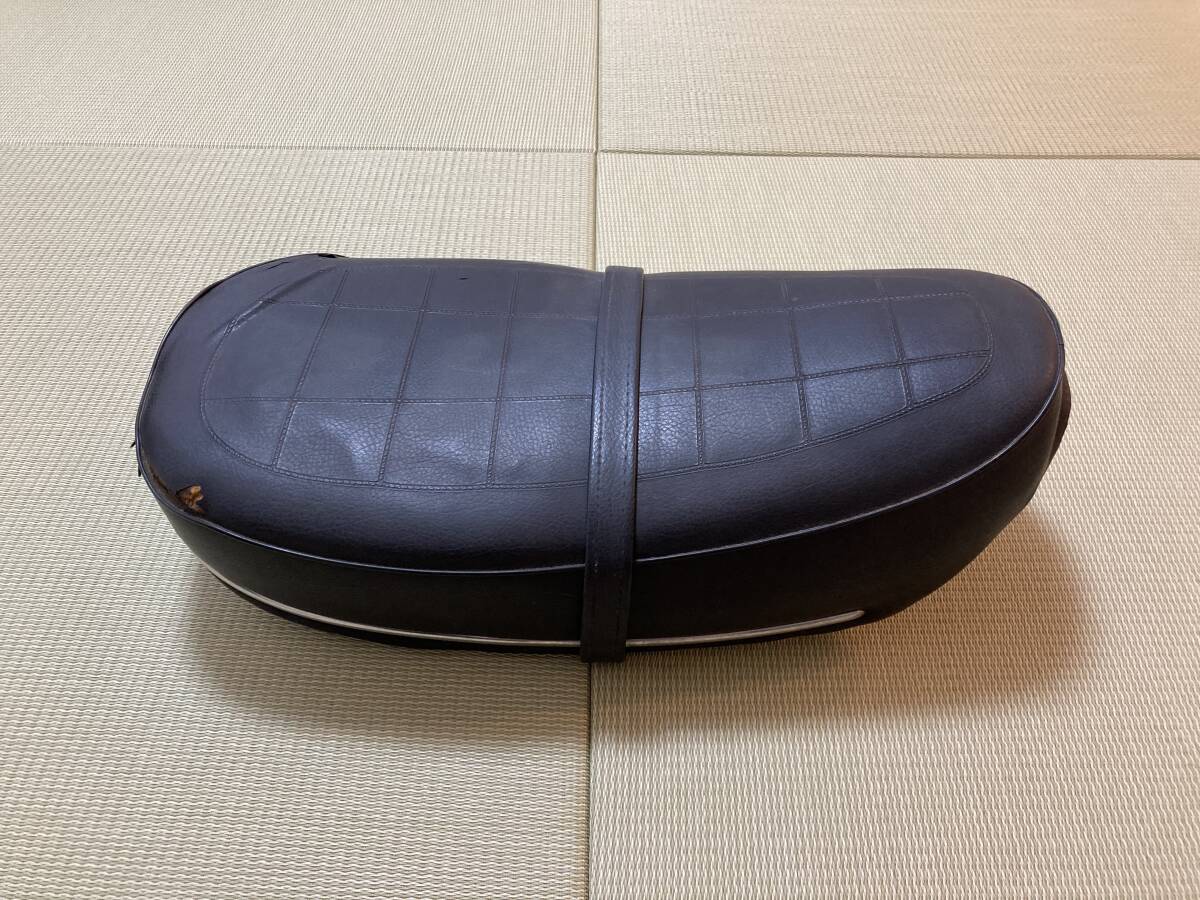 当時物 DAX ダックス st70 純正タンデムシート モール付 当時物 DAX ダックス st70 純正タンデムシート モール付