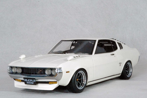 ● 1/18 トヨタ 〓 セリカ 1600GT リフトバック ( TA27 ) / ホワイト 〓 TOYOTA