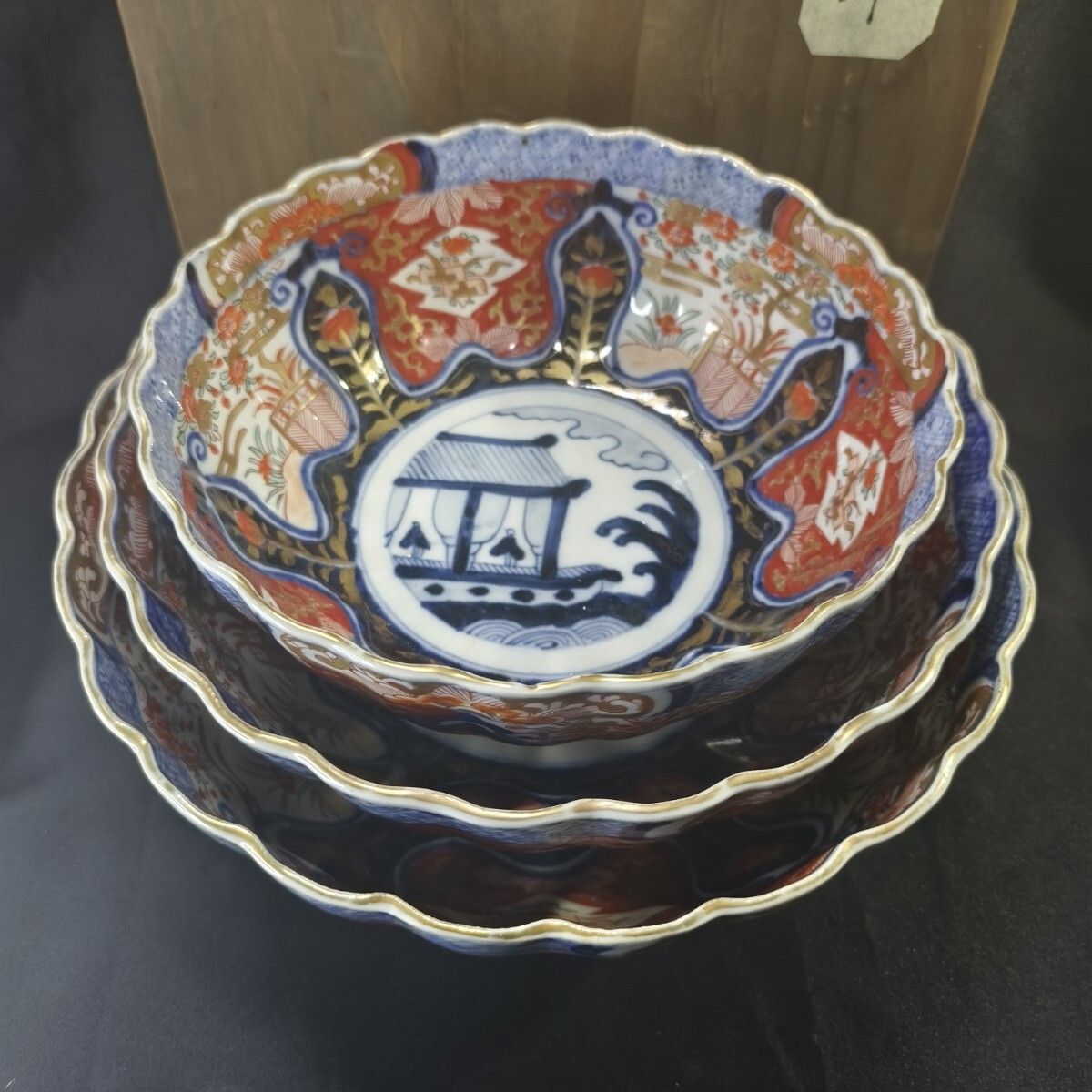 古伊万里 錦手 金彩ミッツ組大鉢 薄手 江戸古美術 骨董 旧家 古伊万里 錦手 金彩ミッツ組大鉢 薄手 江戸古美術 骨董 旧家