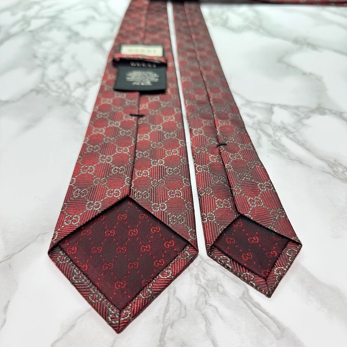 未使用級ネクタイ GUCCI 現行タグ GG ダブルG 蜂 bee シルク100 未使用級ネクタイ GUCCI 現行タグ GG ダブルG 蜂 bee シルク100