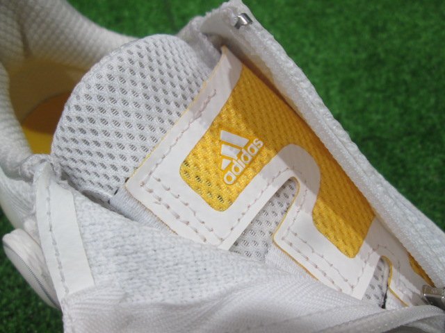 GK鈴鹿☆ 新品651 【値下げしました】【26.5】アディダス★コードカオス22 ボア★IE8309★スパイクレス ゴルフシューズ★ホワイト系★