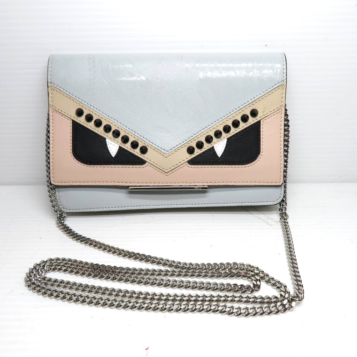 Fendi Monstar заклепки цепь бумажник серый Fendi Monstar заклепки цепь бумажник серый