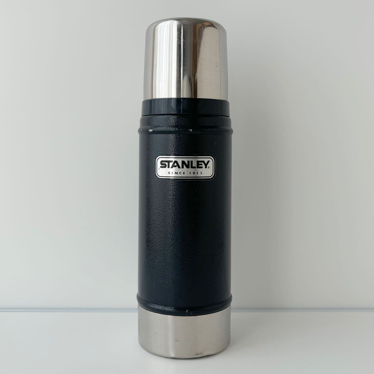 STANLEY スタンレー 水筒 クラシック真空ボトル 0 5L 旧ロゴ STANLEY スタンレー 水筒 クラシック真空ボトル 0 5L 旧ロゴ