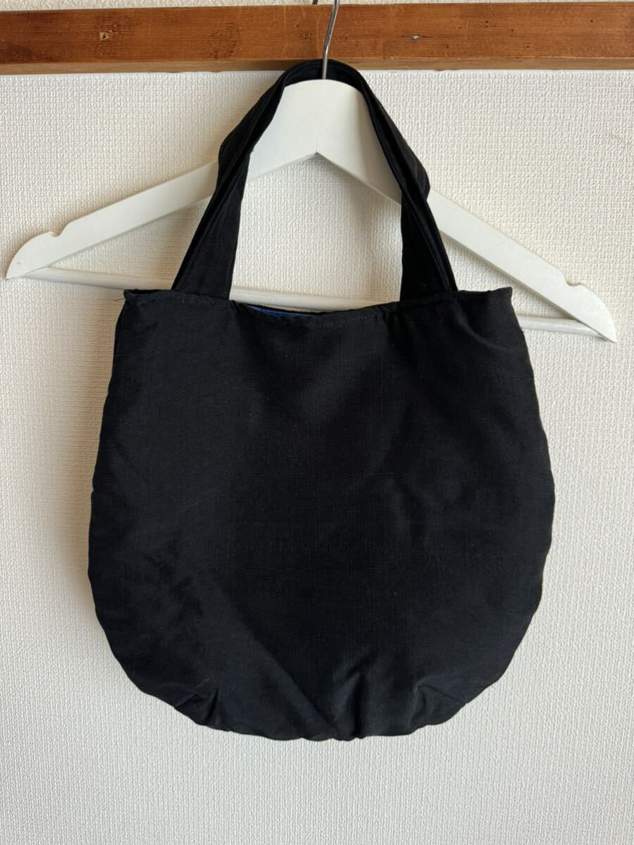 送料込◎【ハンドメイド】黒　コロンとした形　バッグ