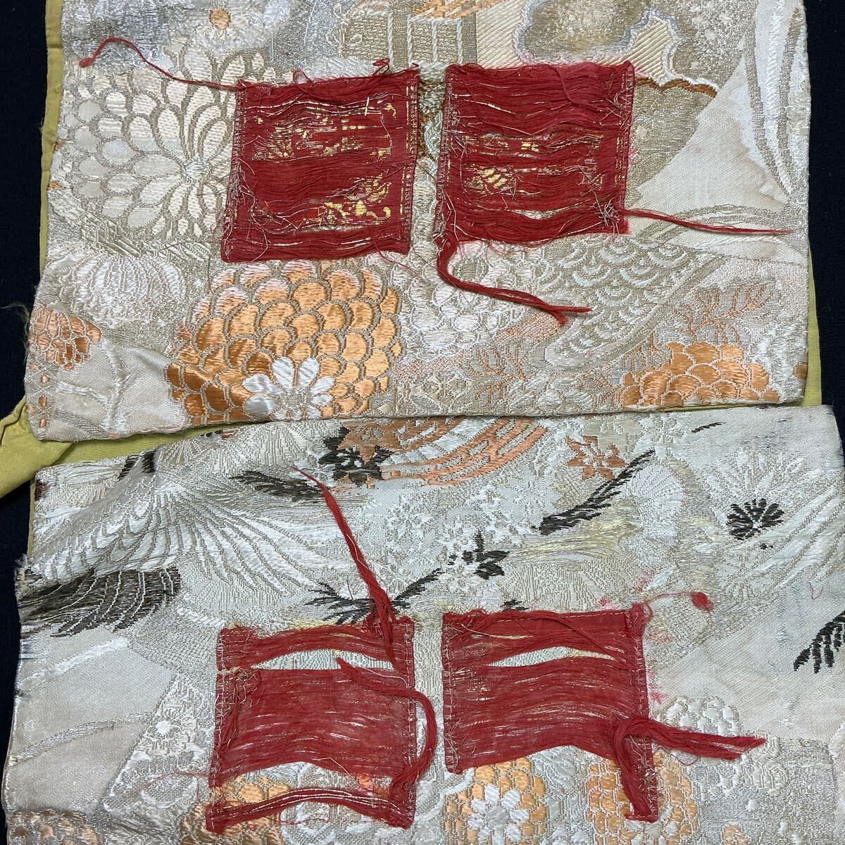 A213】送無 浄土真宗 袈裟 2枚 金襴緞子 鶴花紋 刺繍 白×黄 法衣 A213】送無 浄土真宗 袈裟 2枚 金襴緞子 鶴花紋 刺繍 白×黄 法衣