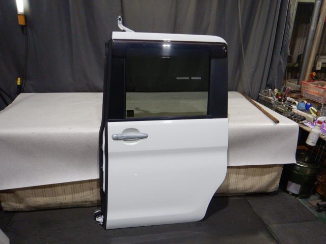 タント DBA-LA600S 左リアドア 356222