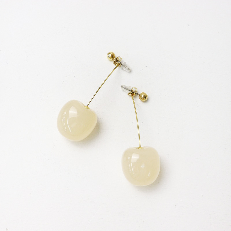 美品 ツルバイマリコオイカワ TSURU by Mariko Oikawa チェリーピアス/オフホワイト アクセサリー チタン【2400014123029】
