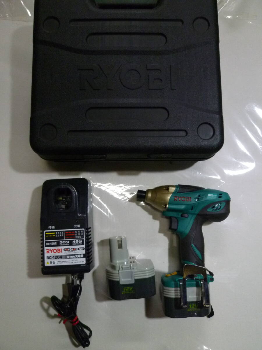 RYOBI/リョービ　充電式インパクトドライバ　バッテリー２個付　ケース+説明書付　美品中古
