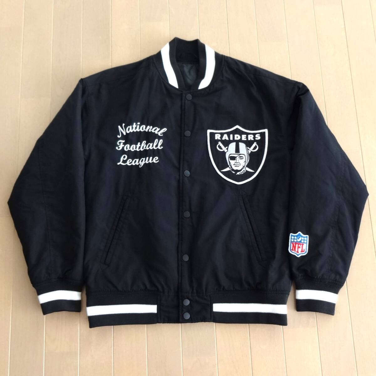Bibian 比比昂 - NFL RAIDERS スタジアムジャンバー 黒□GU Bibian 比比昂 - NFL RAIDERS スタジアムジャンバー 黒□GU