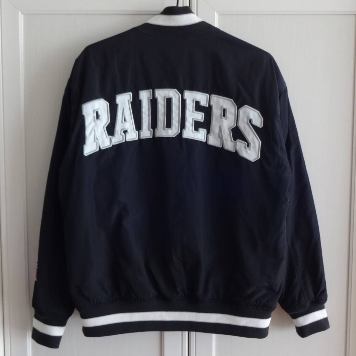 Bibian 比比昂 - NFL RAIDERS スタジアムジャンバー 黒□GU Bibian 比比昂 - NFL RAIDERS スタジアムジャンバー 黒□GU