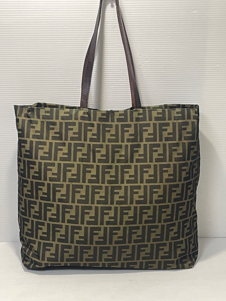 aa28■ 美品 FENDI フェンディ ズッカ柄 キャンバス レザー トートバッグ ブラウン A4収納可能 肩掛け 