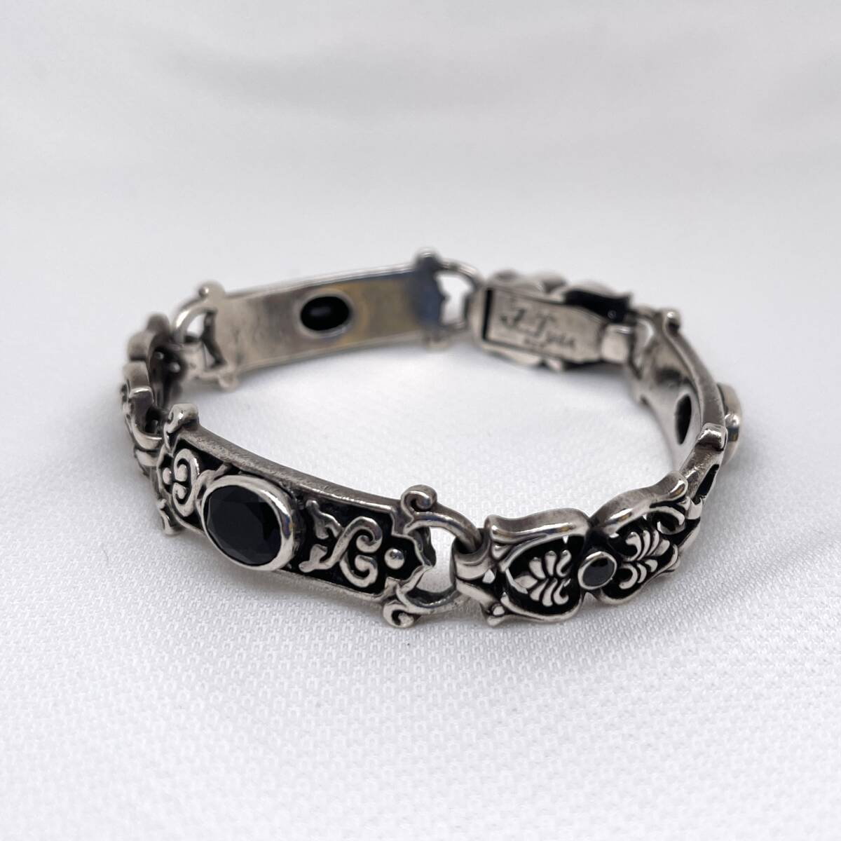 Leathers and Treasures ケルティックヴァイン 3ラージストーン Leathers and Treasures ケルティックヴァイン 3ラージストーン