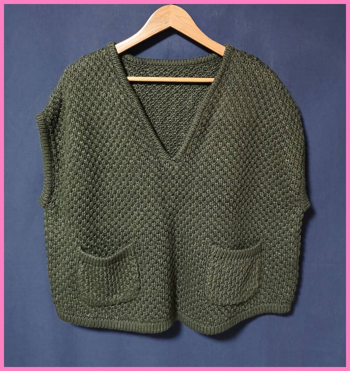 ＳＷ‐１５☆秋冬☆新品☆送料込み☆即決☆ナチュラル系☆厚手☆Ｍ～Ｌサイズ☆ニット☆ベスト☆カーキ系☆Ｖネック☆ゆったり