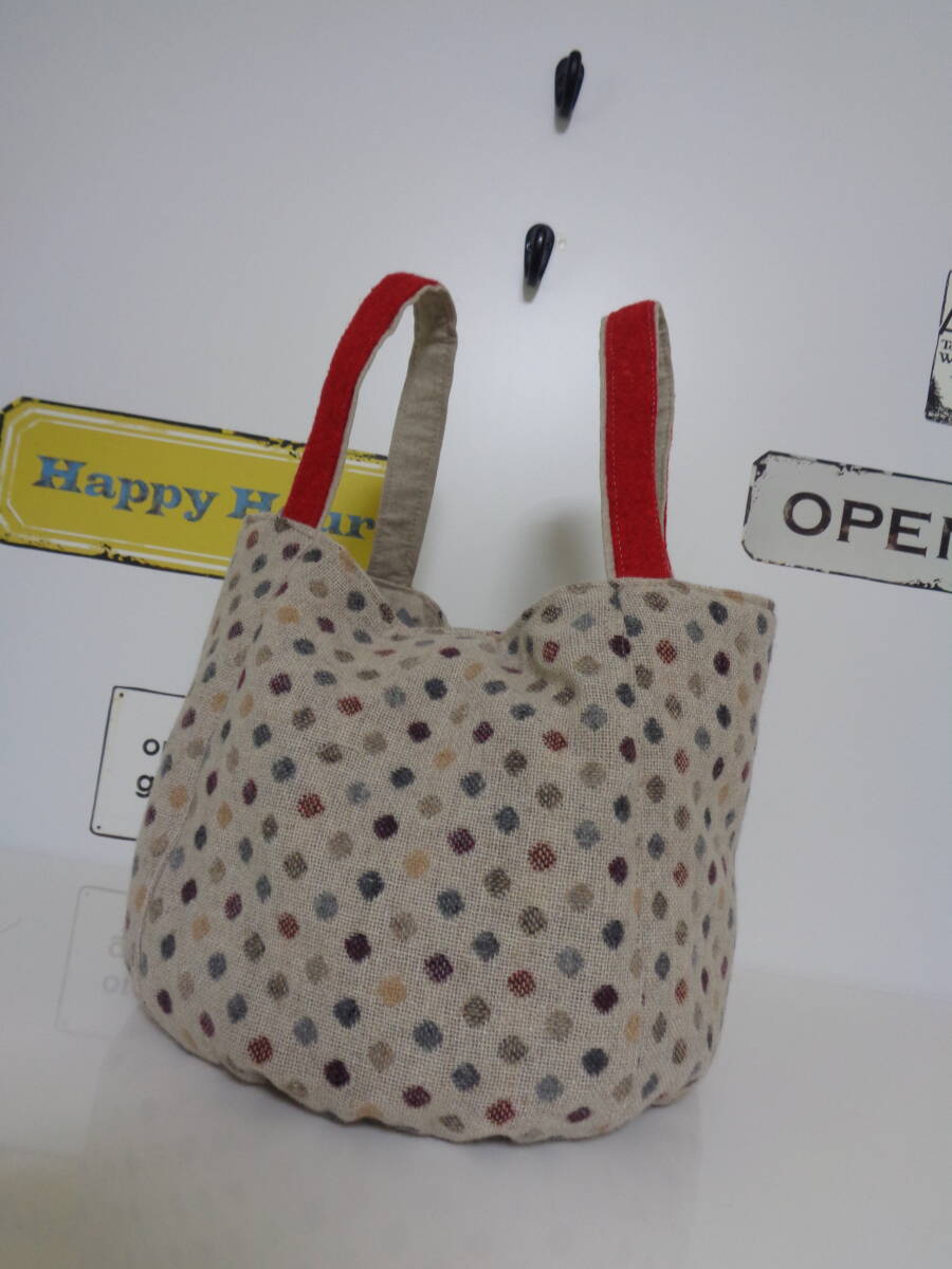 33♪コロンとした形のトートバッグ♪まぁるい底★上質な尾州ウールで♪長財布も入ります★布の軽いバッグです★形が変えられます