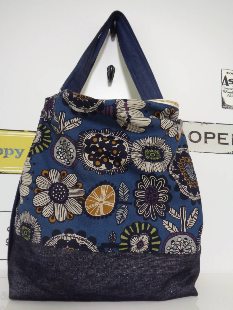 38♪２Way ショルダー　リュックにも★北欧デザインの花模様♪★ファスナーポケット付き★布の軽いバッグ★荷物が沢山入ります★