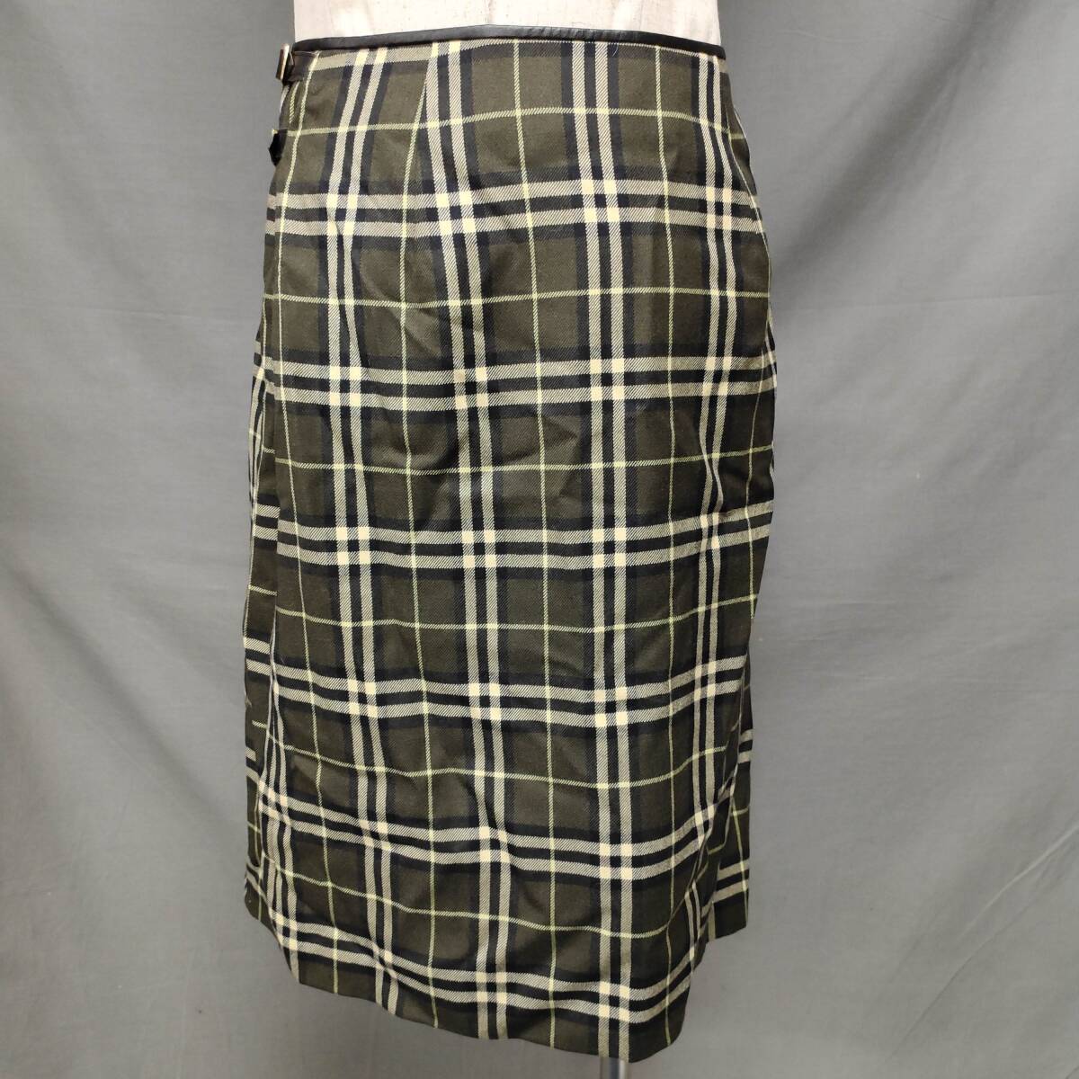 061101 254472 BURBERRY Burberry skirt size 38 check pattern olive series lady's autumn winter clothes 