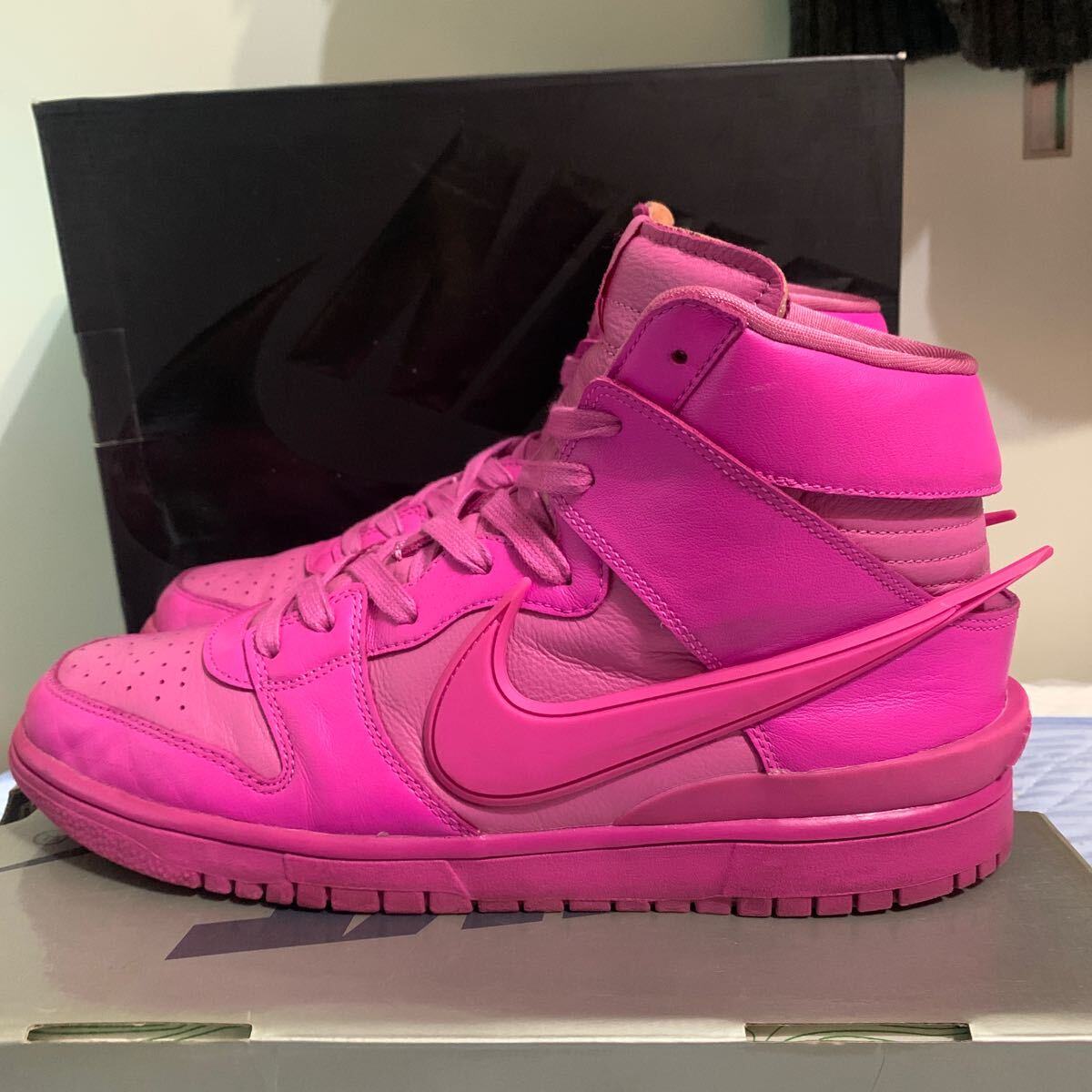 AMBUSH × DUNK HIGH "COSMIC FUCHSIA" CU7544-600 (アクティブフューシャ/リーサルピンク)
