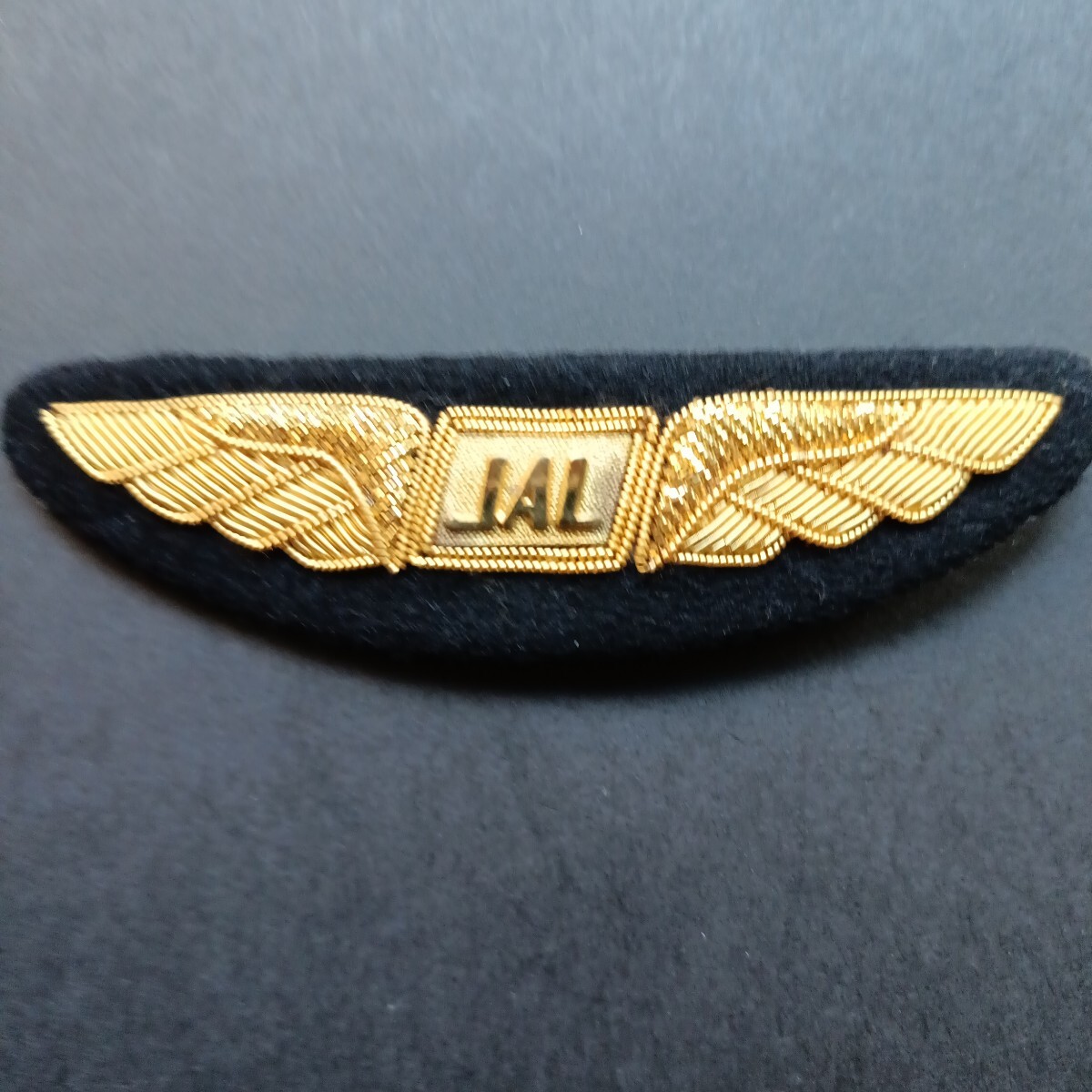 □ JAL / 日本航空 パイロット 制服 ウイングバッジ & 肩章 □ JAL / 日本航空 パイロット 制服 ウイングバッジ & 肩章