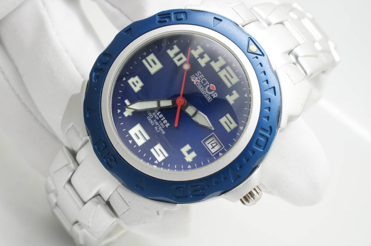 K28●作動良好 美品 SECTOR セクター EXPANDER EXP 150 蓄光 アルミケース 紺文字盤 デイト メンズ腕時計(jì) シルバー お灑落 クォーツ