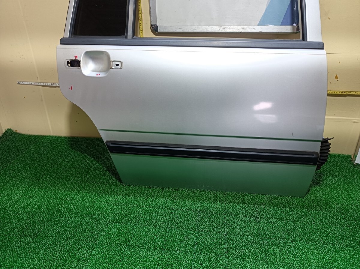 ボルボ 右 リアドアパネル 940 エステート E-9B230W, 1998 #hyj NSP191534