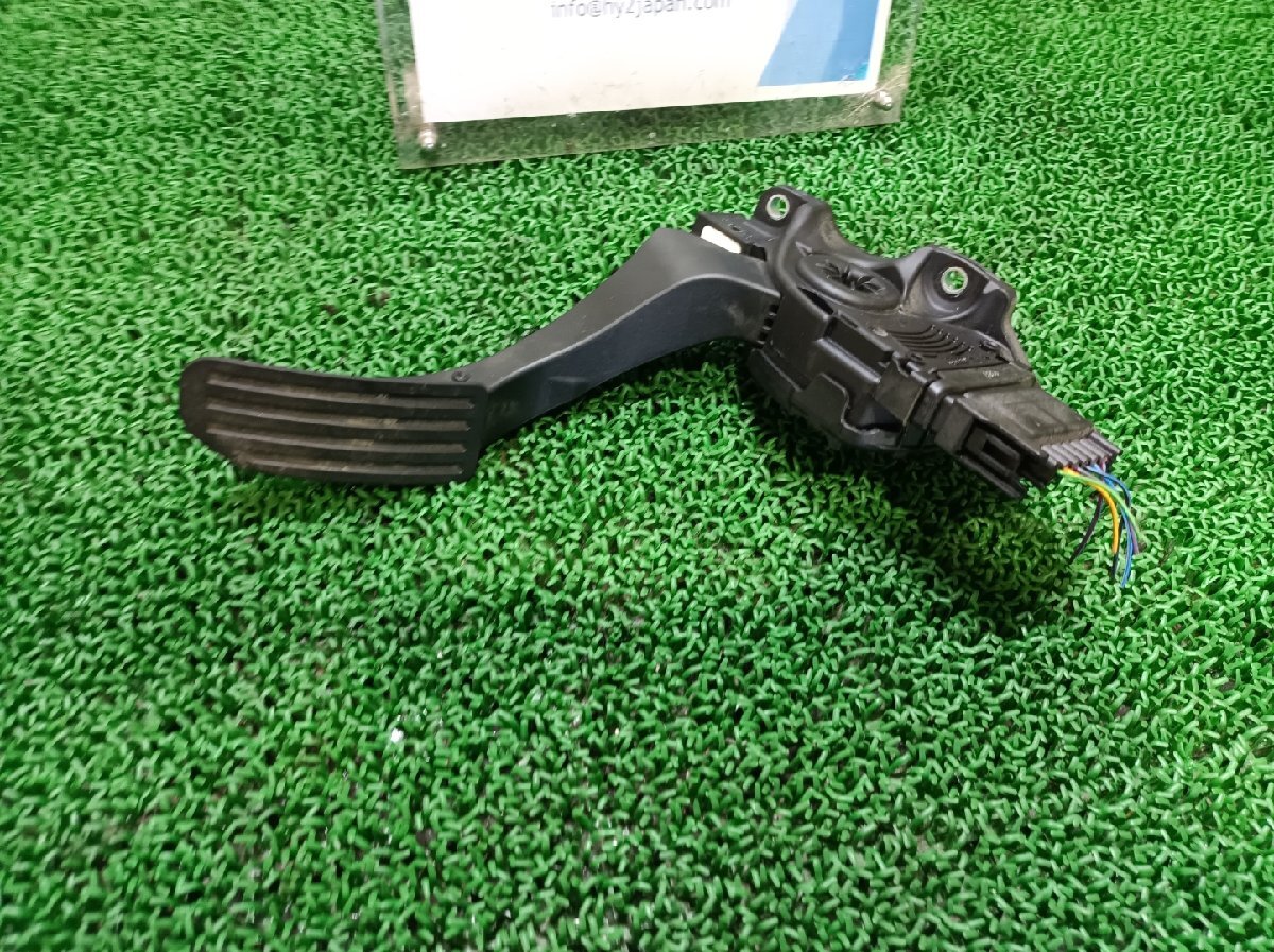 ボルボ アクセルペダル XC60 DBA-DB420XC, 2014 #hyj NSP204960