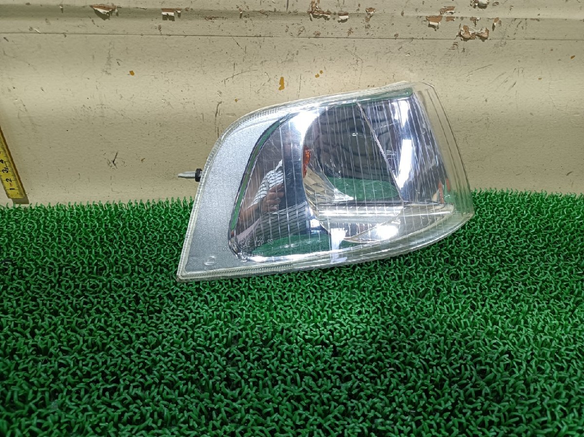  Volvo правый передний габаритный фонарь V40 GH-4B4204W, 2002 #hyj NSP204837