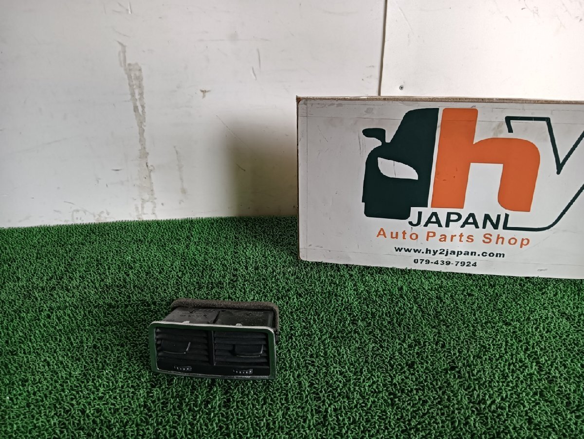 アウディ リアエアコン吹き出し口 Q7 ABA-4LBHKS, 2008 #hyj NSP199965