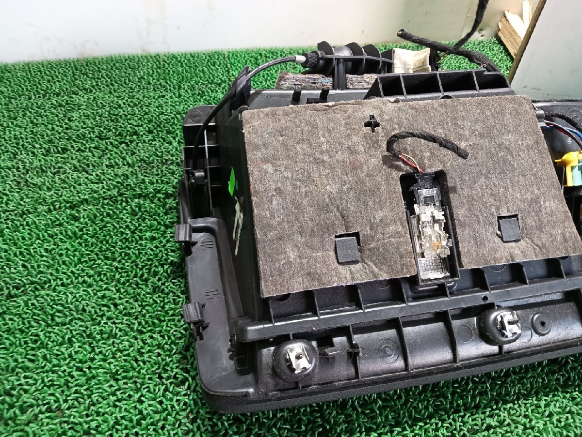 アウディ グローブボックス Q7 ABA-4LBHKS, 2008 #hyj NSP200418