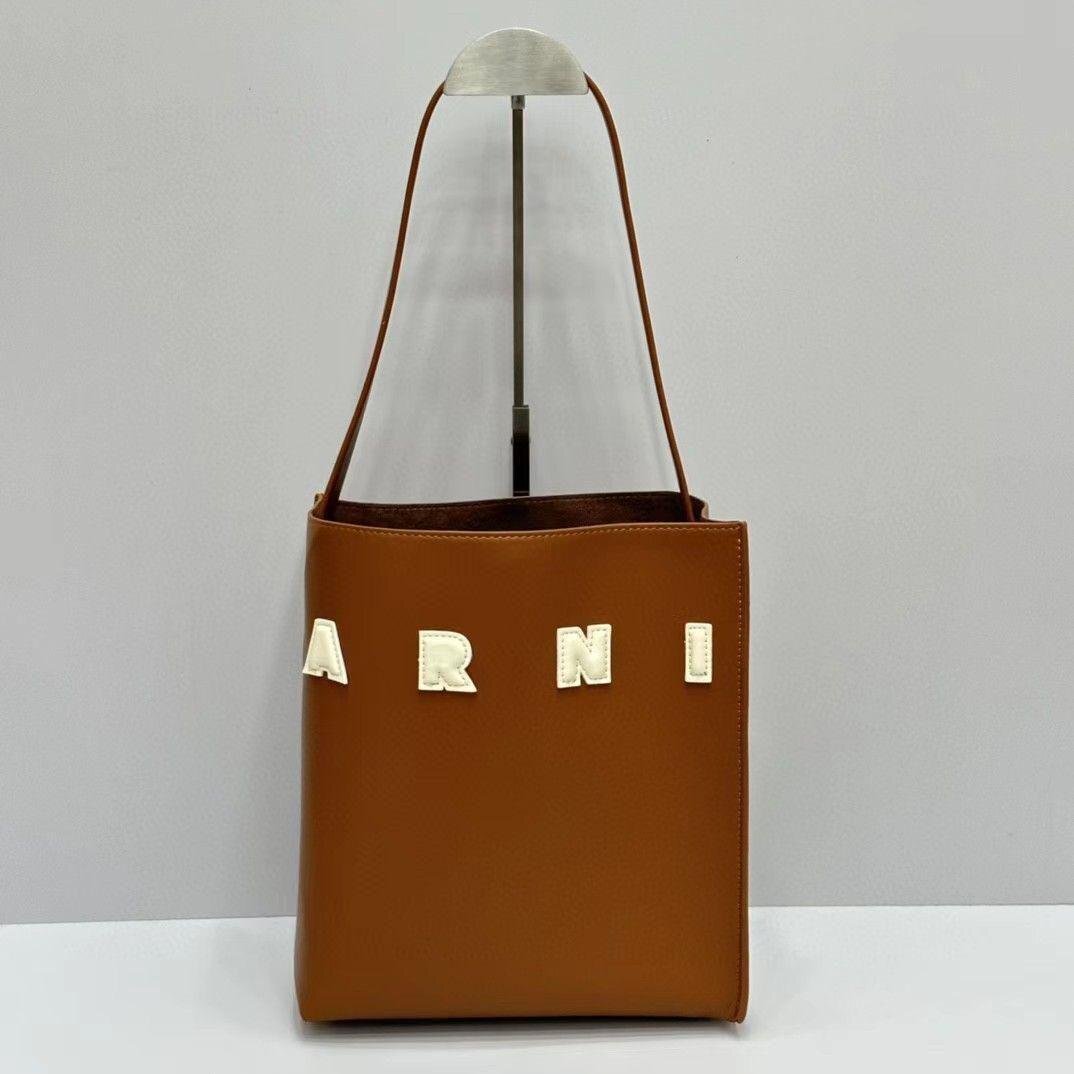 MARNI マルニ EASTWEST スモール トートバッグ ブラウン MARNI マルニ EASTWEST スモール トートバッグ ブラウン マルニ