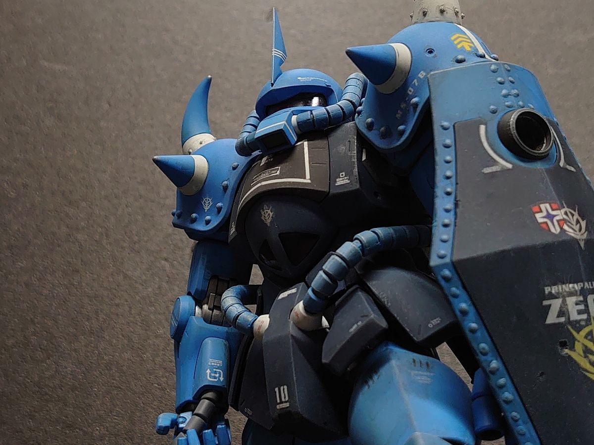 お得セット MG バンダイ 07B 全塗装、自作ジオラマ台座付 1/100 グフ GOUF 完成品