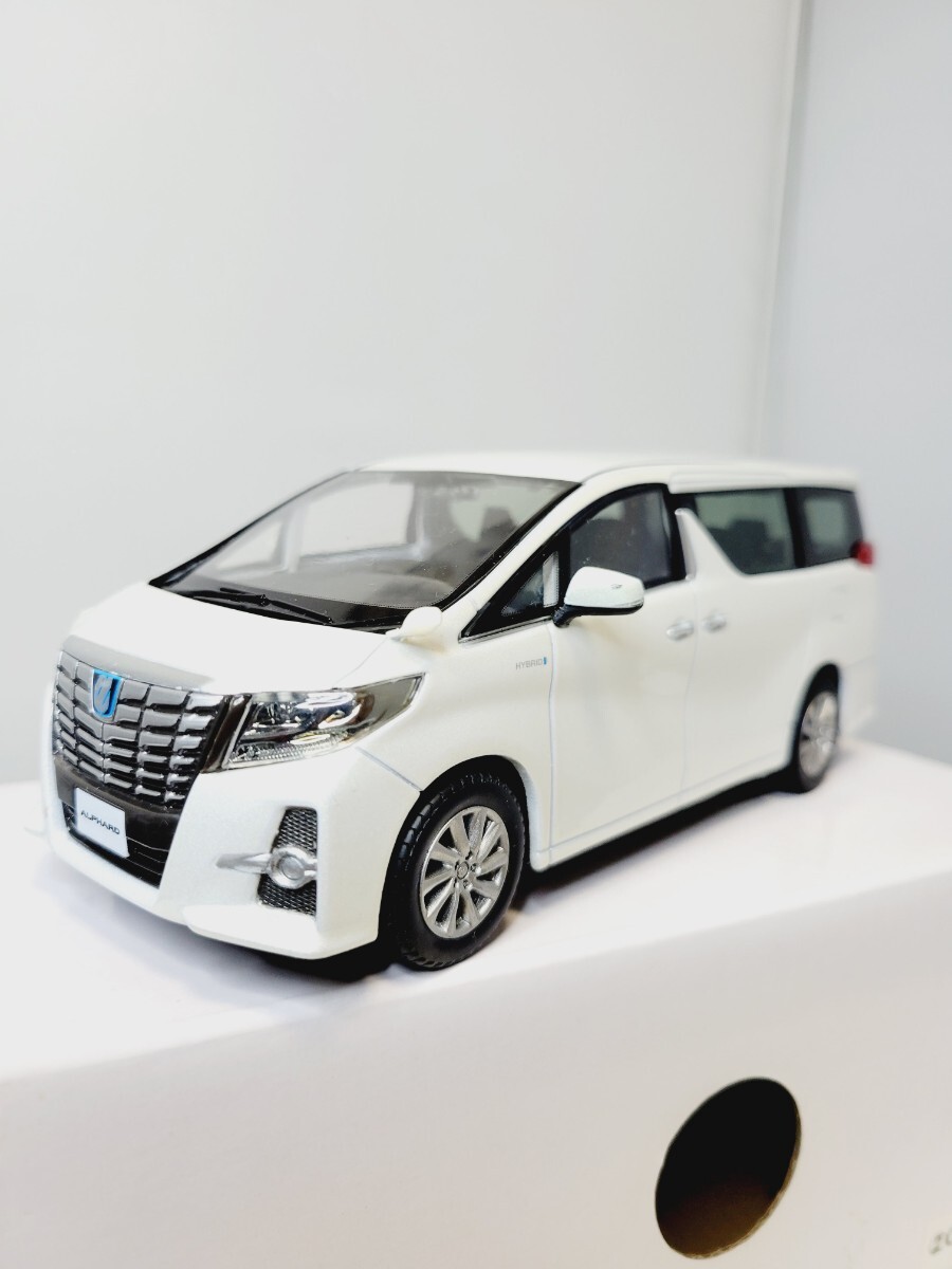 トヨタ アルファード ハイブリッド ALPHARD 前期 ミニカー 1/30
