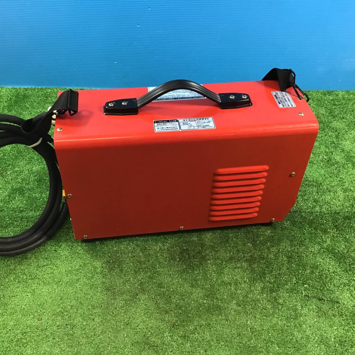 中古品】〇日動 直流溶接機 デジタルインバータ溶接機 単相200V 中古品】〇日動 直流溶接機 デジタルインバータ溶接機 単相200V