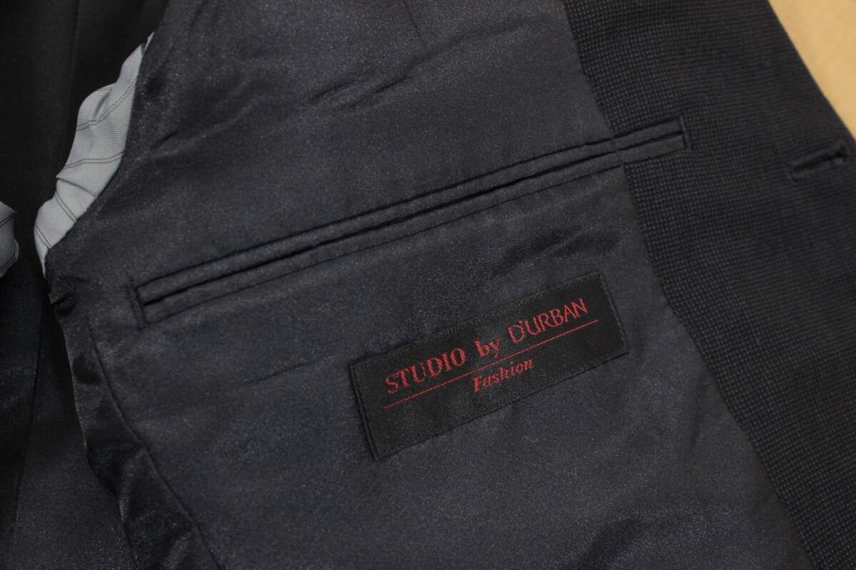 70【新品同様】ダーバン スーツ AS メンズ A4 M ★未使用に近い★ ブラック 黒 日本制 面接 ビジネス tqe STUDIO by D’URBAN 秋冬 極美品