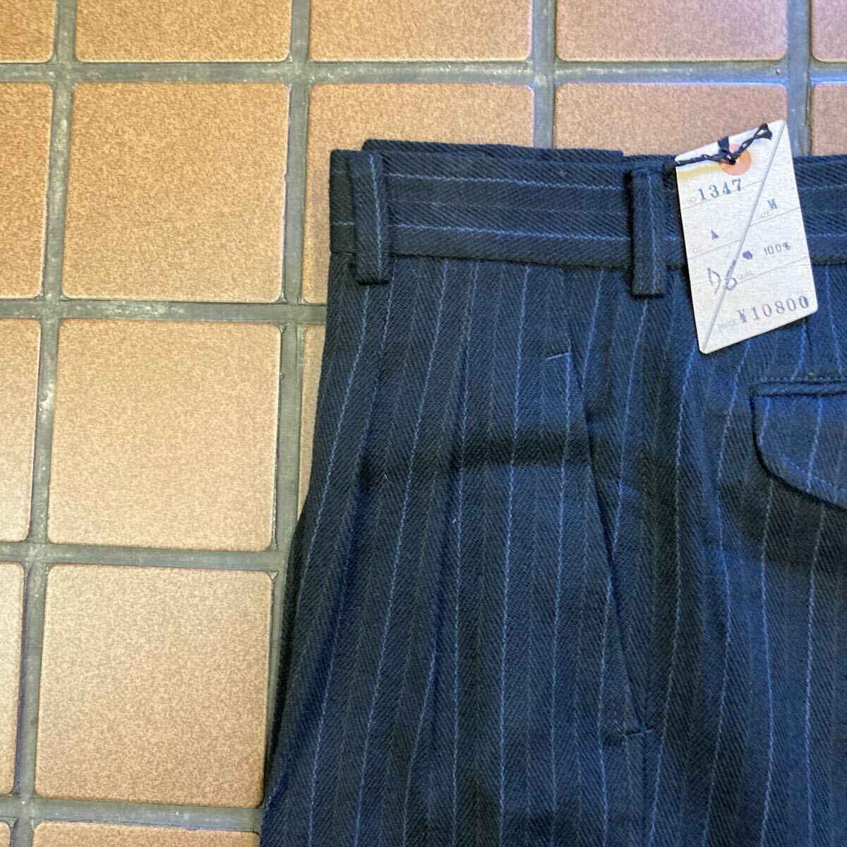 【新品】ビジネス スラックス ゴルフ サイズ M(76cm ) 2タック 日本製 毛 100% ツィード 肉厚生地 濃紺 ストライプ柄 レトロ ヴィンテージ_画像5