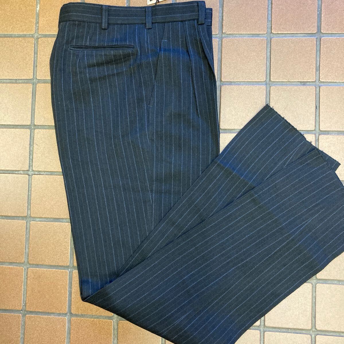 【新品】ビジネス スラックス ゴルフ サイズ M(76cm ) 2タック 日本製 毛 100% ツィード 肉厚生地 濃紺 ストライプ柄 レトロ ヴィンテージ_画像10