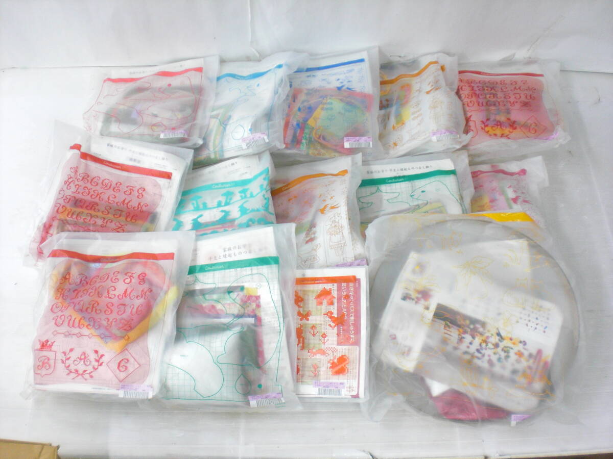 ピ/クチュリエ/手芸用品まとめ/干支と縁起ものつるし飾り/抜きキャンバスで刺しゅうするあいうえおとABC他/趣味/お家時間★P10.15-052★