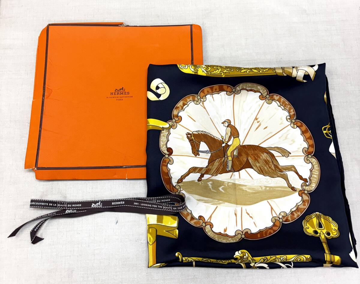 M824/HERMES エルメス カレ90 スカーフ Copeaux おが屑 タグ付き M824/HERMES エルメス カレ90 スカーフ Copeaux おが屑 タグ付き