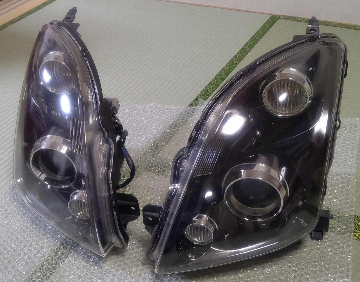 送料無料！！スイフト、スイフトスポーツ(ZC11S/ZC21S/ZC31S/ZC#1S/ZD#1S)純正HIDヘッドライト左右セット