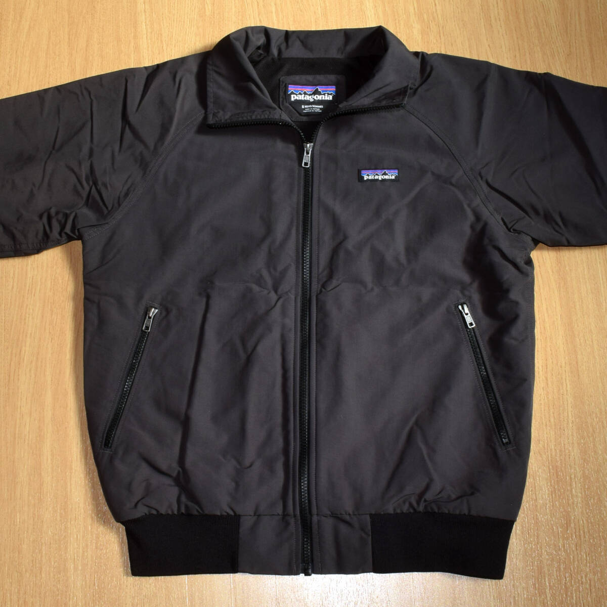 美品 メンズS 日本M 19年 Patagonia パタゴニア ジャケット 美品 メンズS 日本M 19年 Patagonia パタゴニア ジャケット