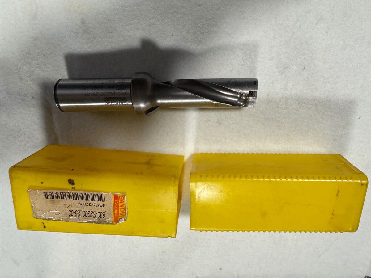 サンドビック SANDVIK スーパーUドリル 880-D2200L25-03 サンドビック SANDVIK スーパーUドリル 880-D2200L25-03