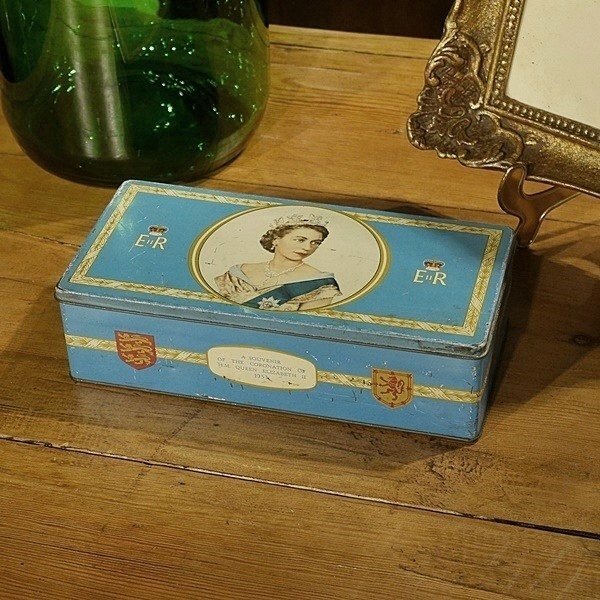 セール★英国イギリス ヴィンテージ 1953年 エリザベスⅡ戴冠式記念ビスケット缶 Tin Elizabeth MEREDITH ＆DREW Ltd S098