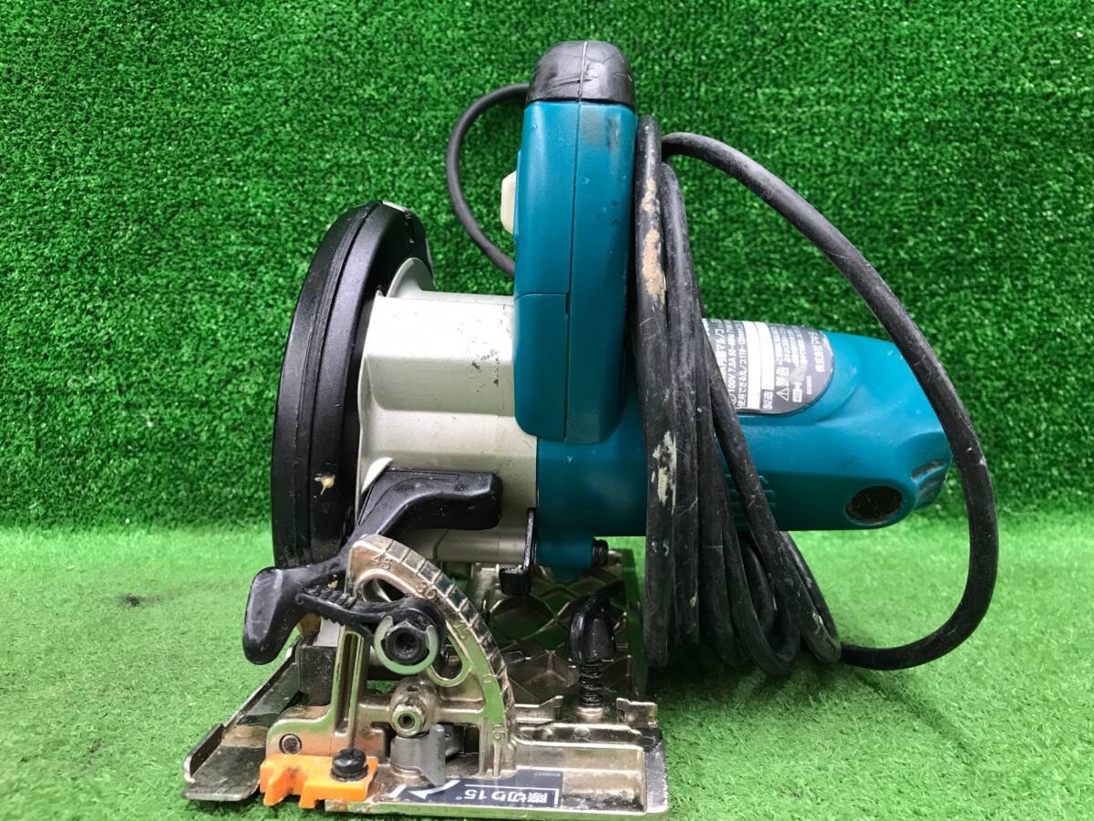 【中古品】★makita(マキタ) 125㎜內(nèi)裝マルノコ アルミベース 5241　IT5XCOXPW56S