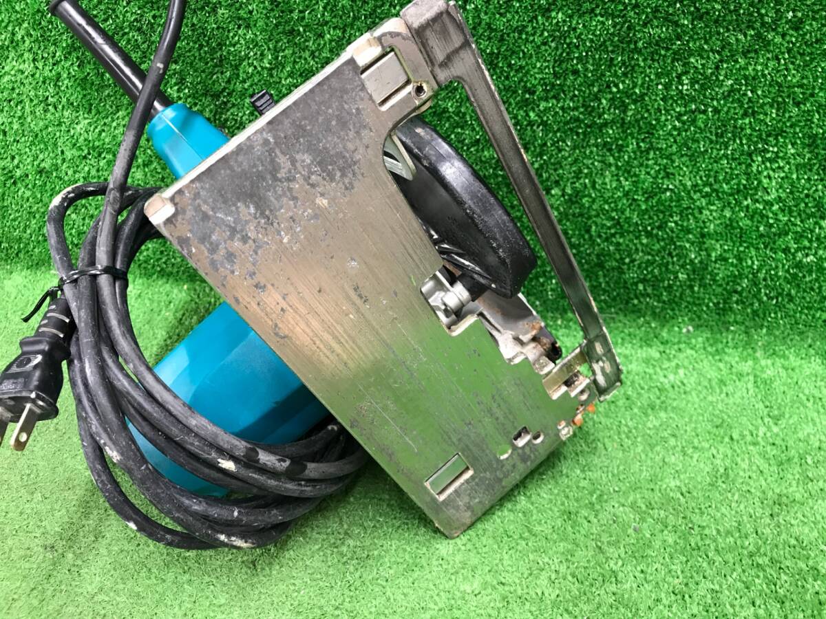 【中古品】★makita(マキタ) 125㎜內(nèi)裝マルノコ アルミベース 5241　IT5XCOXPW56S