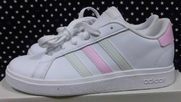新品 adidas スニーカー 22cm 白系 GRAND COURT 2 0K IH4886